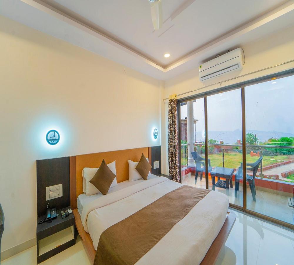 Vrindavan Resort Mahābaleshwar Exteriör bild
